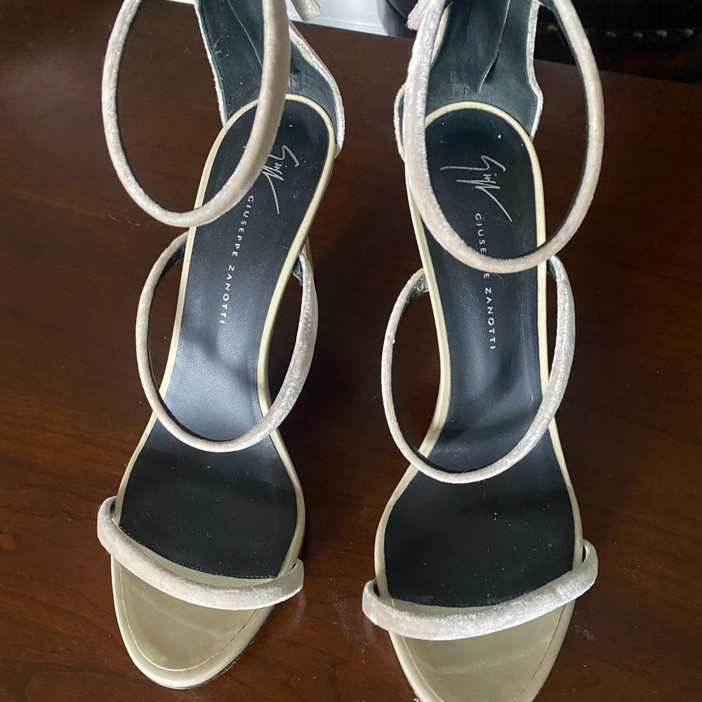 Giuseppe Zanotti Harmony Taupe Sandals